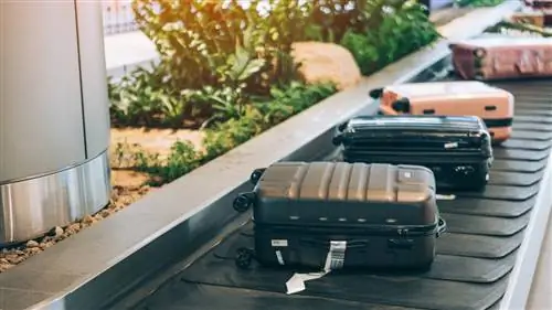 Как почистить чемодан после поездки