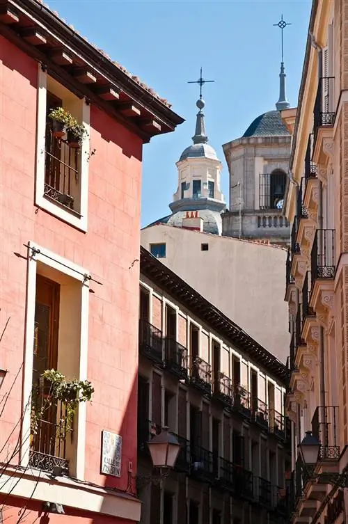 улица на латыни