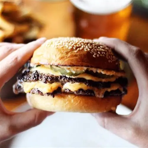 Salvation Burger также присоединился к Restaurant Week.
