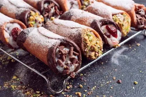 Канноли