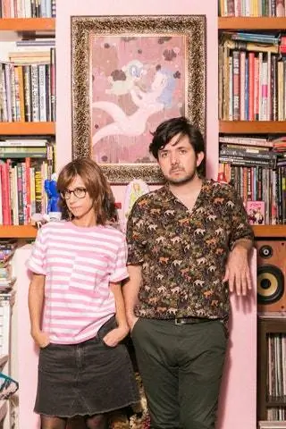 Приближается Пасха, и поездка записана в книгах. Чего же ты ждешь хорошей горы их на своем столе…