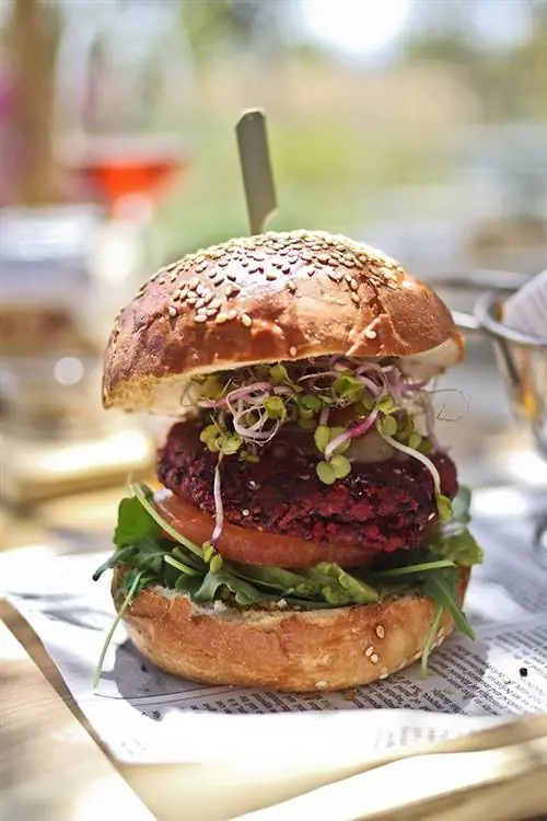 Причины поехать на Ибицу весной