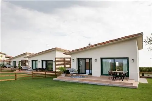 Новые виллы в Finca La Emperatriz La Rioja.