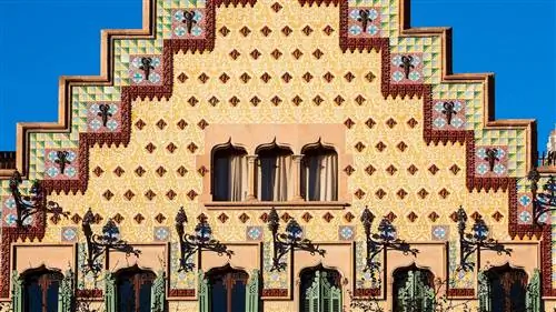 Посещение домов-музеев, план воссоединения с Барселоной