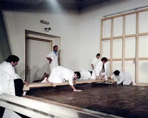 Подготовка «Герники» к показу публике 15 октября 1981 года.