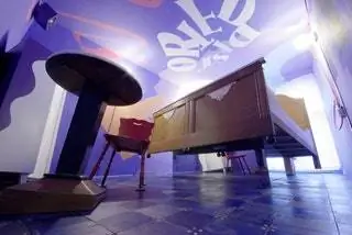 Комната с летающей кроватью