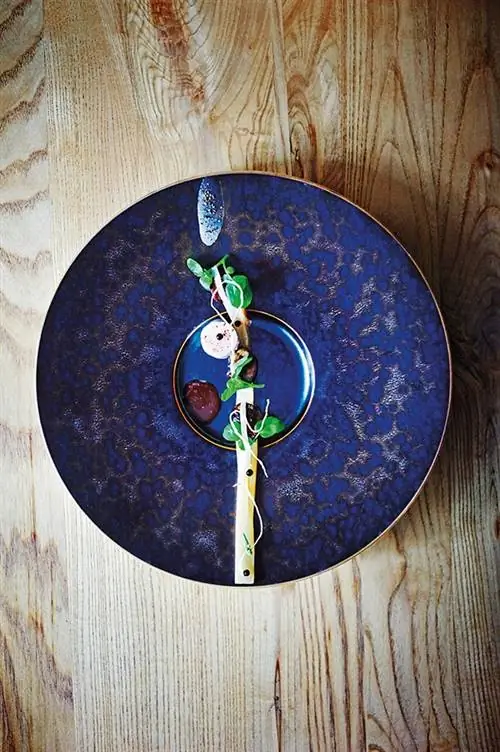 Улитки с кабачками и кресс-салатом в ресторане Konstantin Filippou