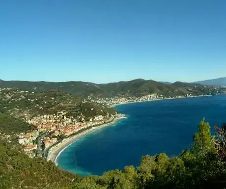 Палаццо Весковиле в Ноли