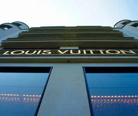 Louis Vuitton на Елисейских полях