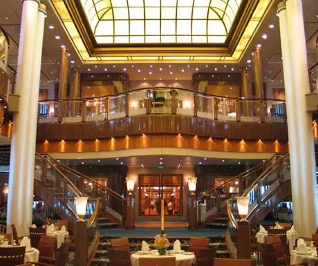 QM2 интерьер