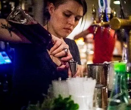 Стеклянный бар