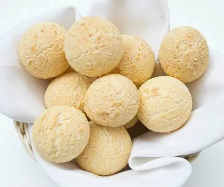 Рецепт недели: Pão de queijo (слойки из сырного заварного теста)