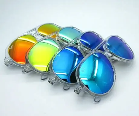 Солнцезащитные очки-авиаторы от Ray Ban