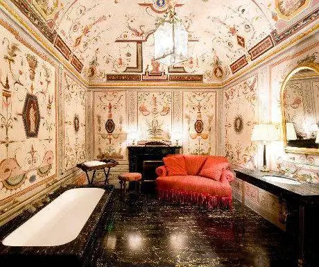 Ванная комната на вилле Ле Роуз