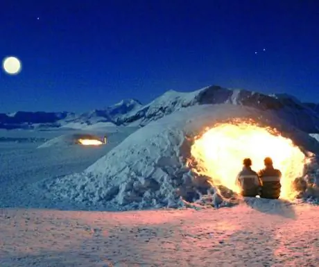 Спать в иглу