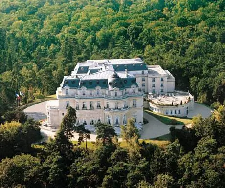 Отель Tiara Château Mont Royal