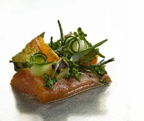 Рецепт недели: скумбрия барбекю, жареный огурец, соевая заправка и укроп