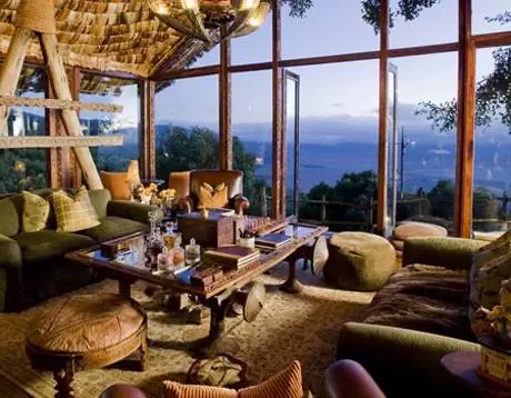 &Beyond Crater Lodge