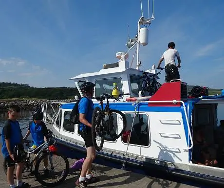 Погрузка велосипедов на MV Sheerwater 2