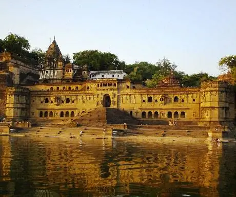 3. Спуститься по реке Нармада; остановиться в форте Ахилия