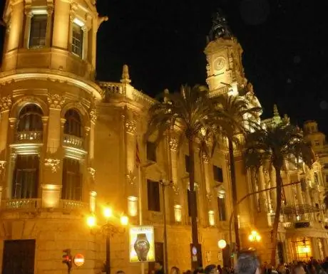 Ратуша Валенсии ночью
