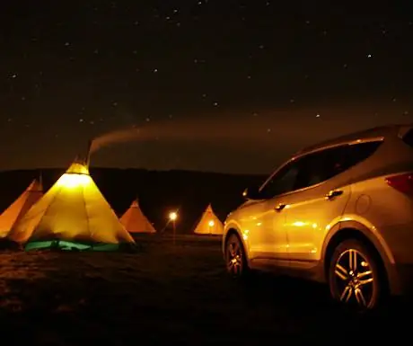 Лагерь Хендай Типи ночью