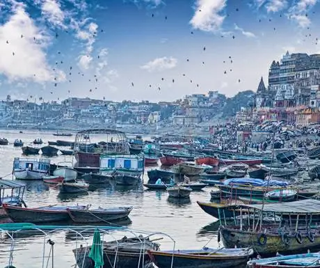 Гаты в Варанаси, Индия.