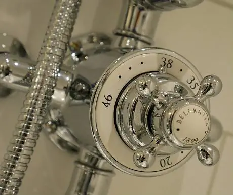 Управление душем в The Laslett