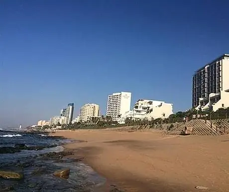 Золотой пляж Умхланга Рокс