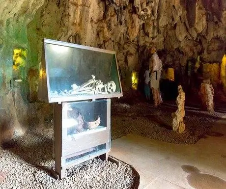 Райская археологическая пещера