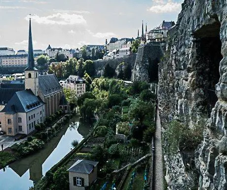 Река Люксембург-Альзетт и руины укреплений