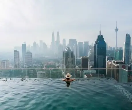 бесконечный бассейн