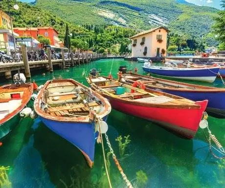 italy_shutterstock_lake-garda-boats-near-torbole-medium