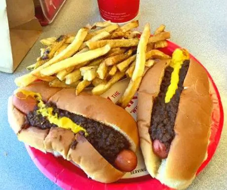 Университетские сырные собаки с чили