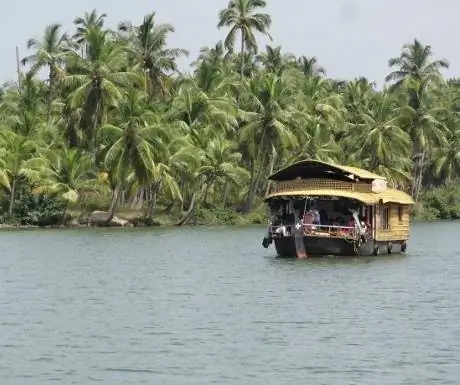 Lotus-Heritage-Houseboat-Experience-Travel-Group-Южная Индия