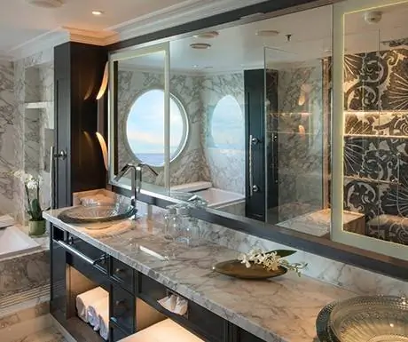 Ванная комната в пентхаусе Crystal Symphony