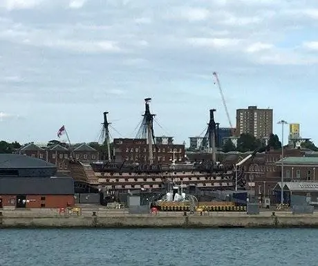 HMS Victory на исторической верфи Портсмута HMS Victory на исторической верфи Портсмута