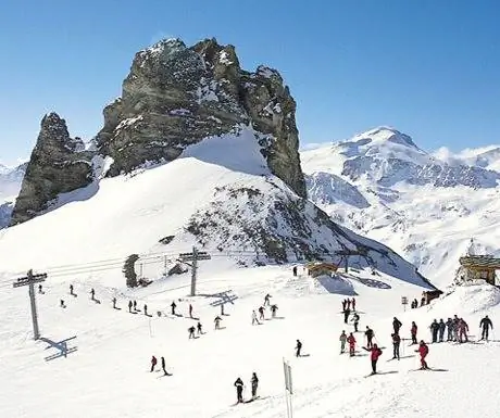 Катание на леднике в Тине круглый год