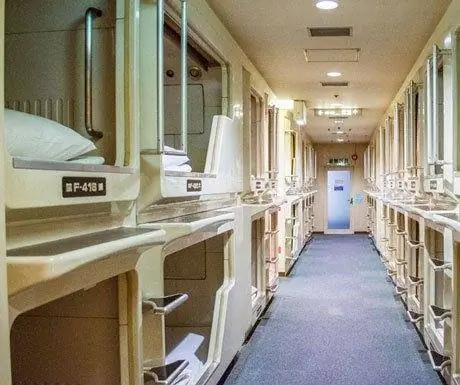 Капсульный отель в Осаке