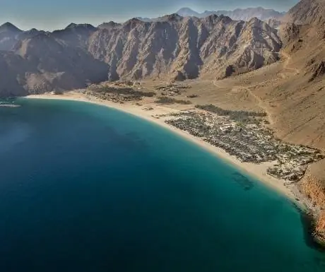 Полет на параплане в Six Senses Zighy Bay, Оман