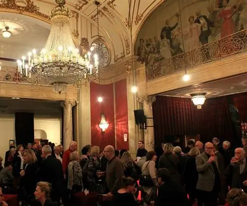 Венские танцевальные возможности: Rote Bar, Volkstheater