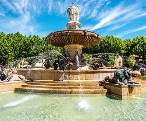 5 фантастических деревень и городов Прованса, которые стоит посетить этим летом