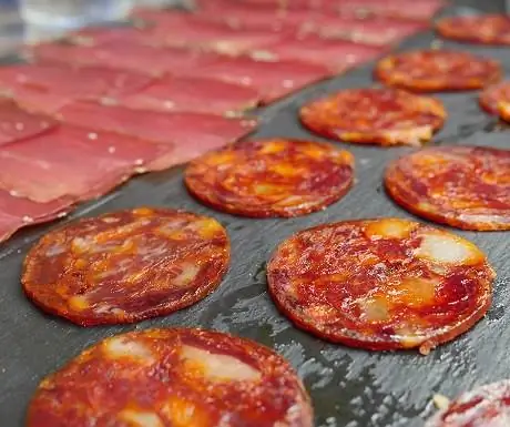 Гандариас-джатечеа-чоризо-и-ветчина