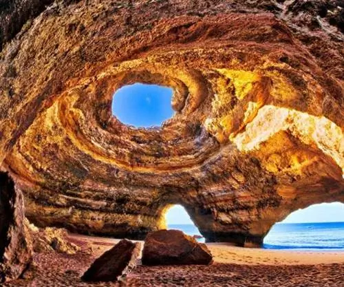 Бенагил-пещеры-portugalholidays4u