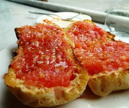 сковорода с помидором