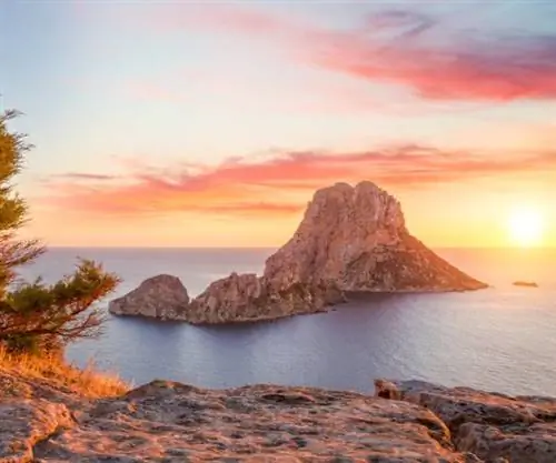 Эс Ведра на Ибице