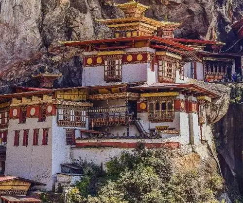 храм-гнездо тигра