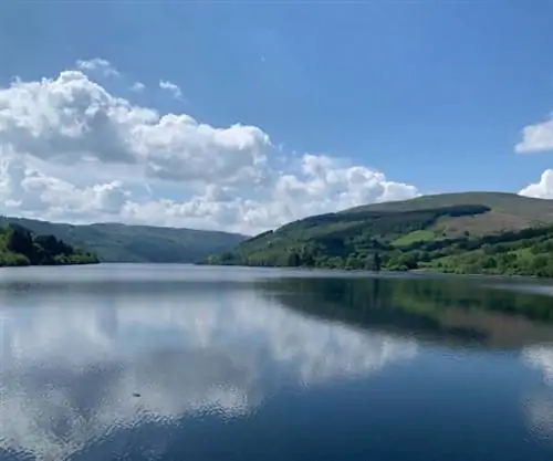 Река Аск для дикого купания в Уэльсе