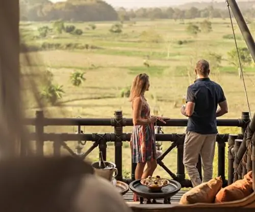 Сойдите с поля с палаточным лагерем Four Seasons Golden Triangle