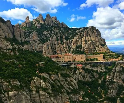 Монтсеррат-гора-красивый-вид-природа